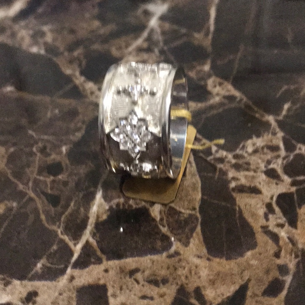 Silver band ring - Picture 3 of 3